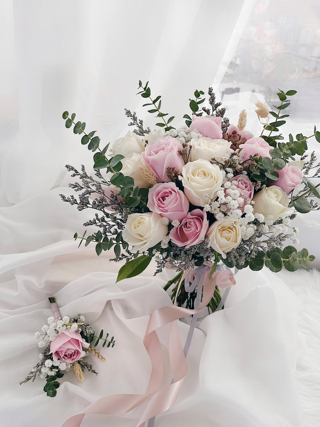Fresh Flowers Bridal Bouquet [Medium]