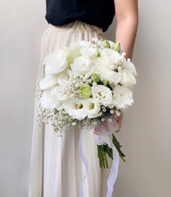 Load image into Gallery viewer, Fresh Flowers Bridal Bouquet [Medium]