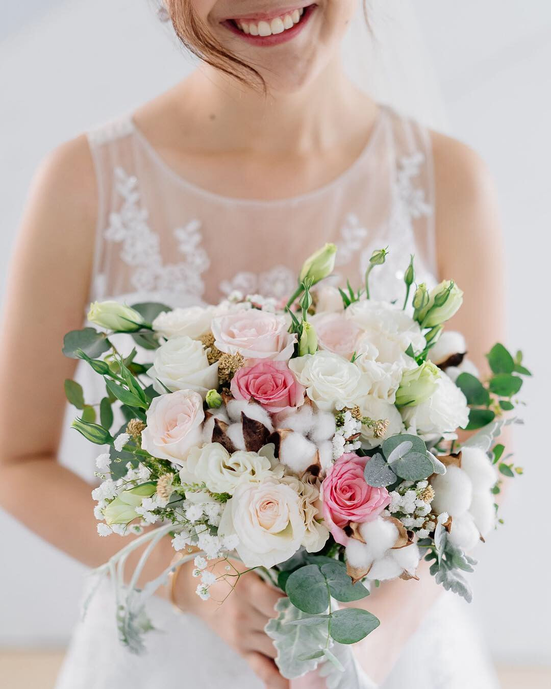 Fresh Flowers Bridal Bouquet [Medium]