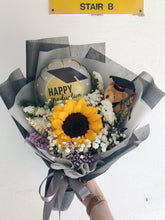 Load image into Gallery viewer, Happy Graduation! (18cm Balloon Add-On)