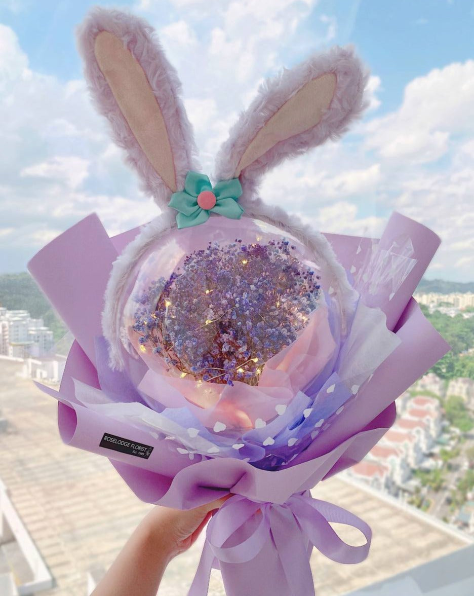 Acrylic Ball Baby's Breath Bouquet with Fairy Lights